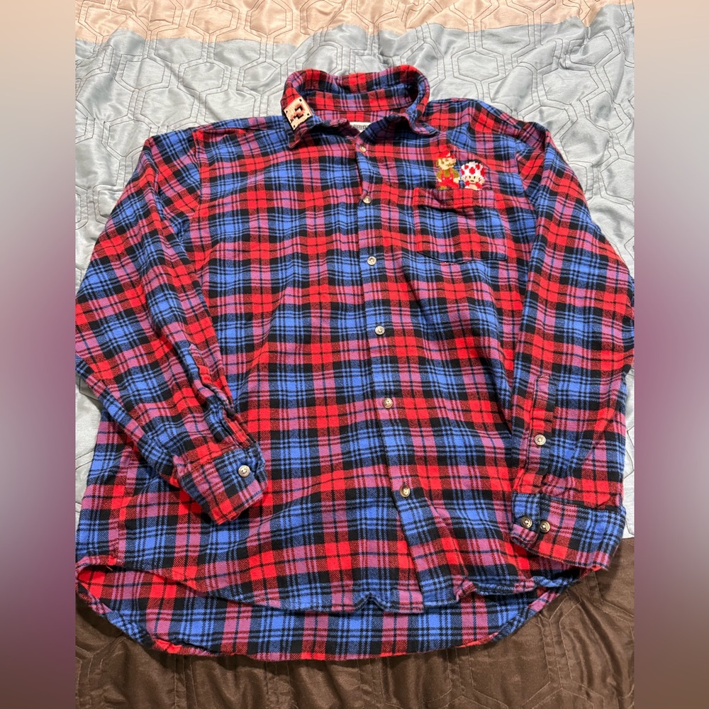 Cakeworthy Men’s Super Mario Brothers Nintendo Fleece Shirt Size 2XL.